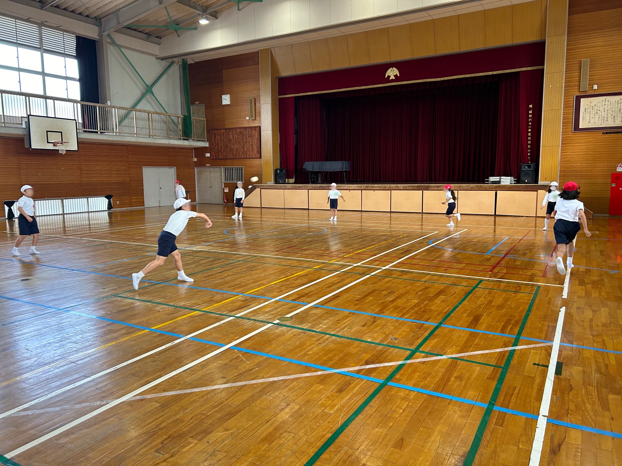 出前授業「薬づくり体験」「BASEBALL5」in　畝傍東小学校